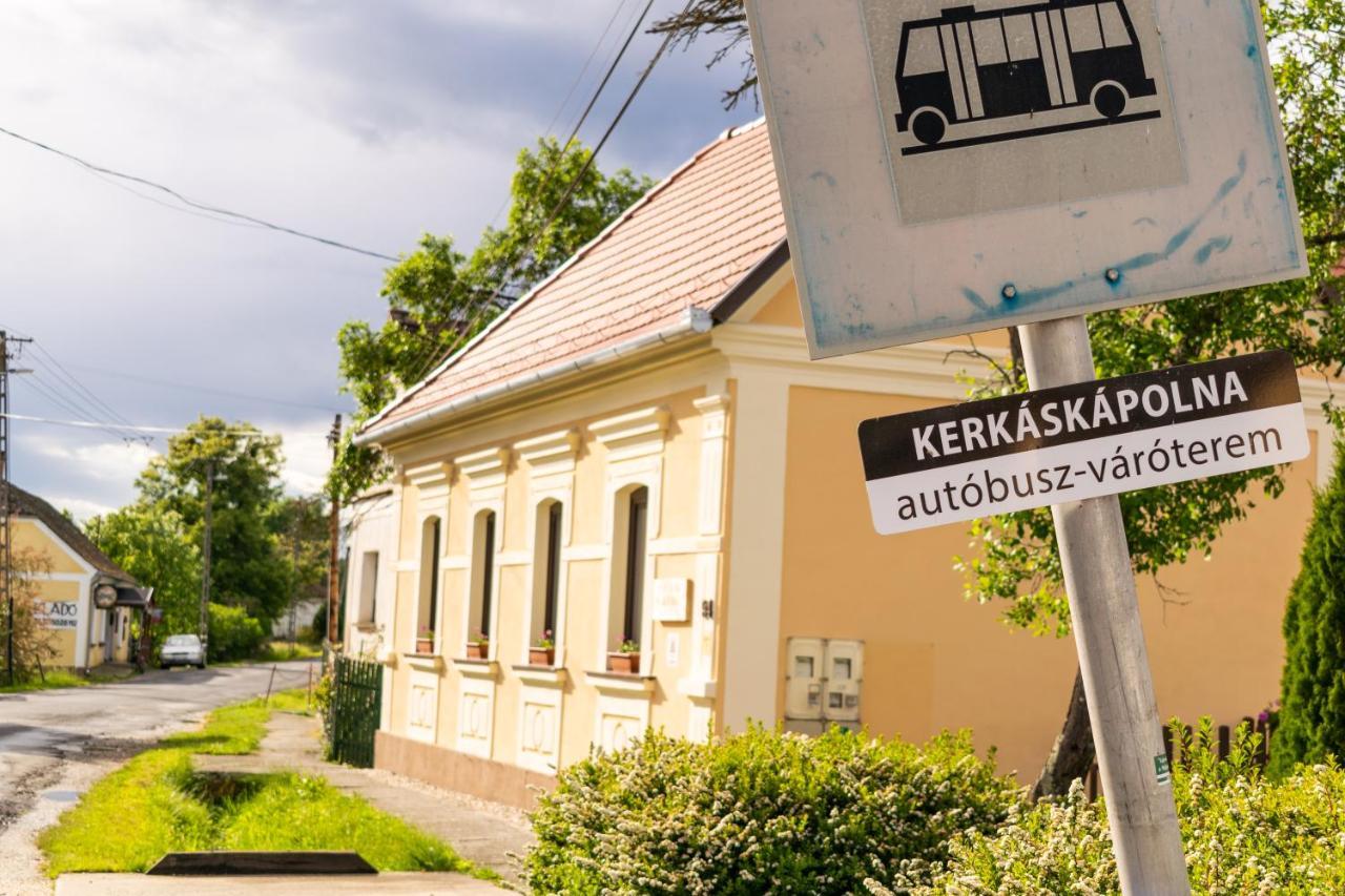 Kapolna Vendeghaz Apartment Kerkaskapolna Exterior foto